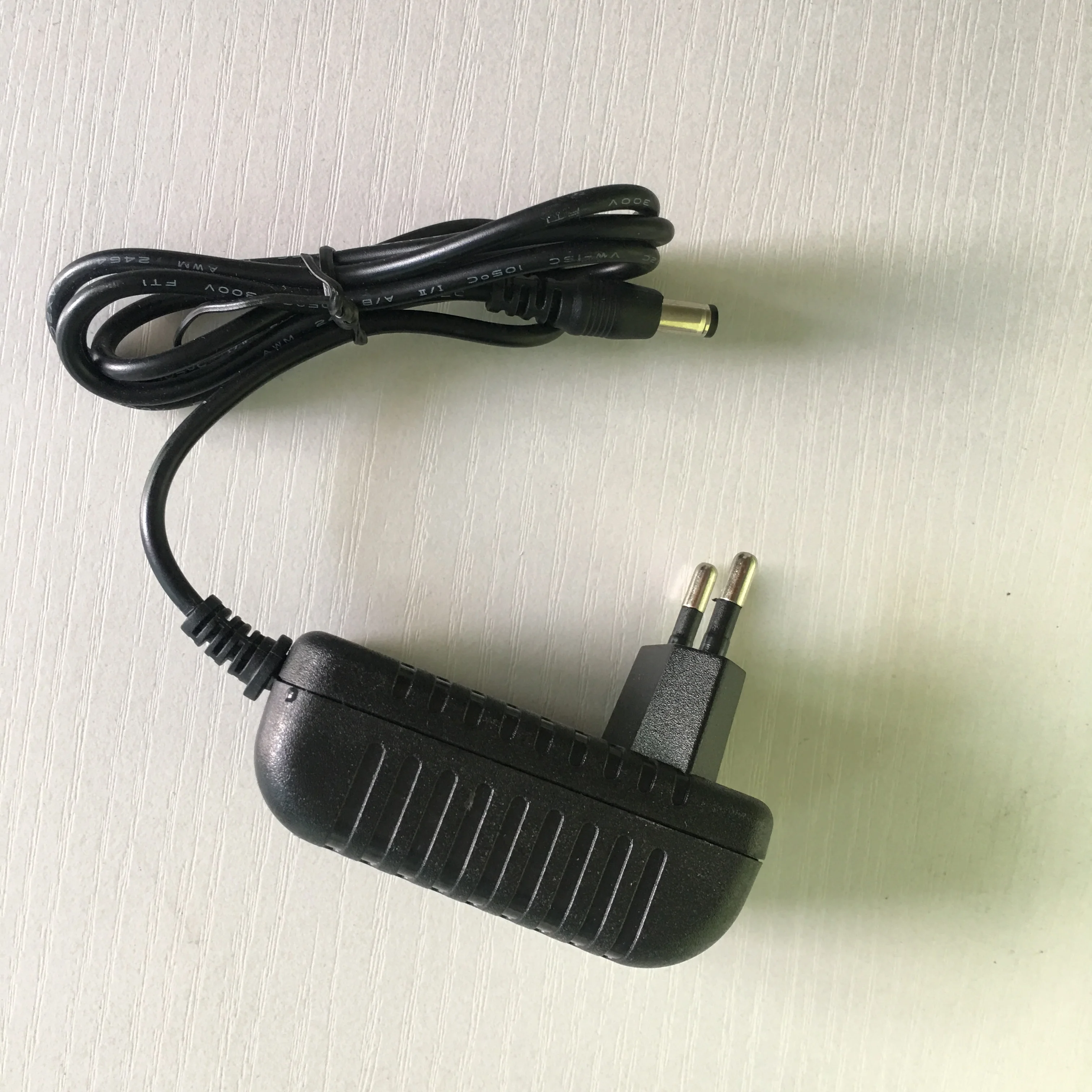 perform good ac dc 12v 0.6a 12v 7.2w  power adapter for led light cctv