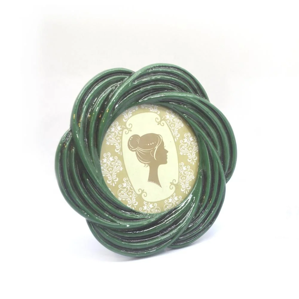 Wholesale artificial mini funny round flower shape  photo frame resin 4x4 glossy green cream