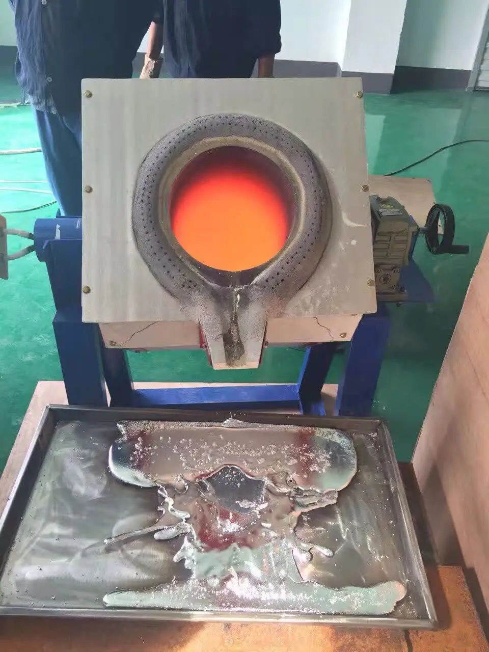 Economic and Reliable 15kg induction melting furnace for sale induction furnace