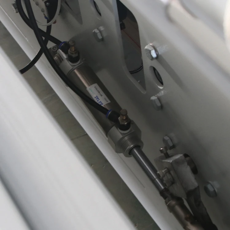 Industrial Automatic Clothes Iron and Fold Clothes Machine For Small Business