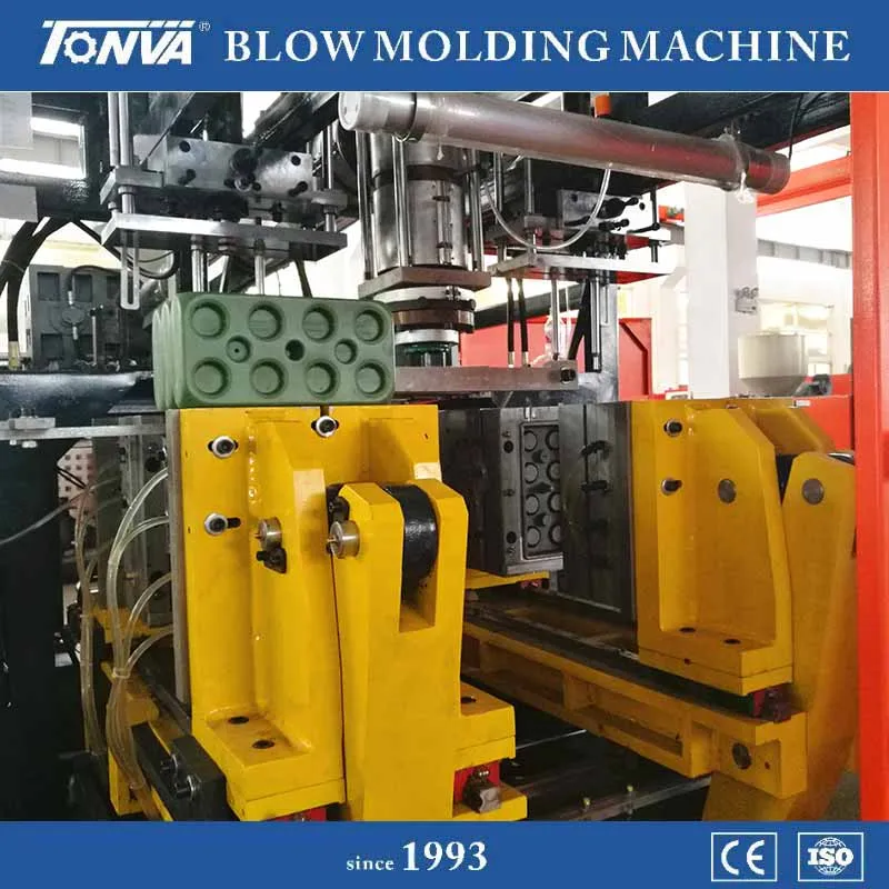 Toy LEGO production making on PE extrusion blow molding machine