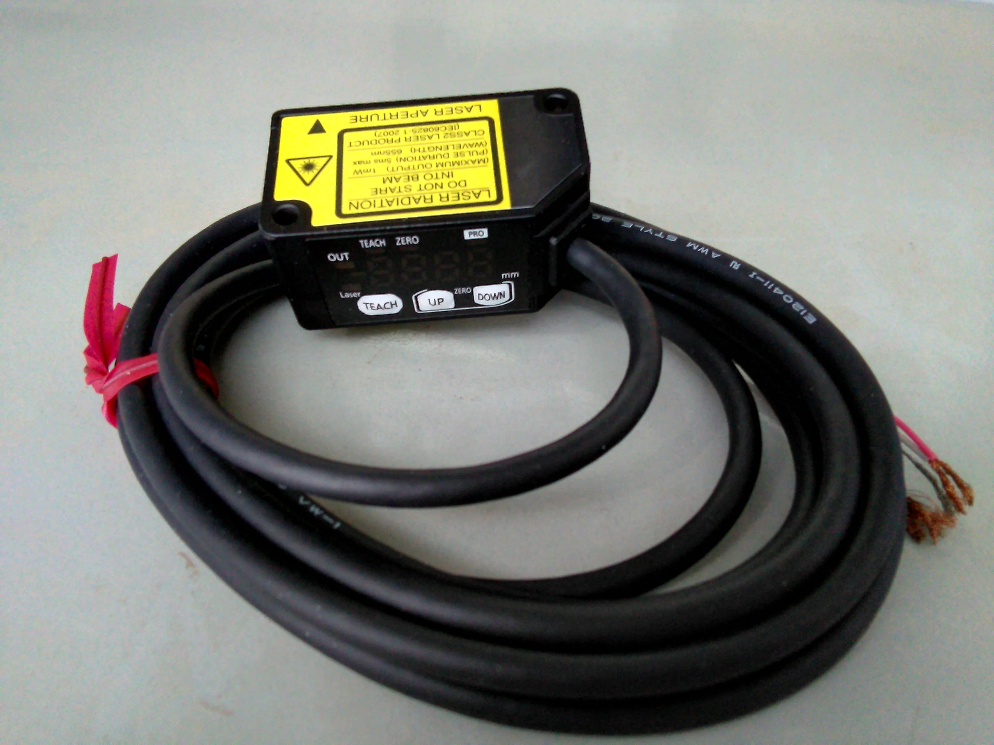 CMOS type Micro Laser Distance Sensor   HG-C1100