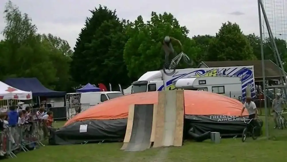 Outdoor games BMX freestyle air bag for sale snowboard inflatable airbag for jumping