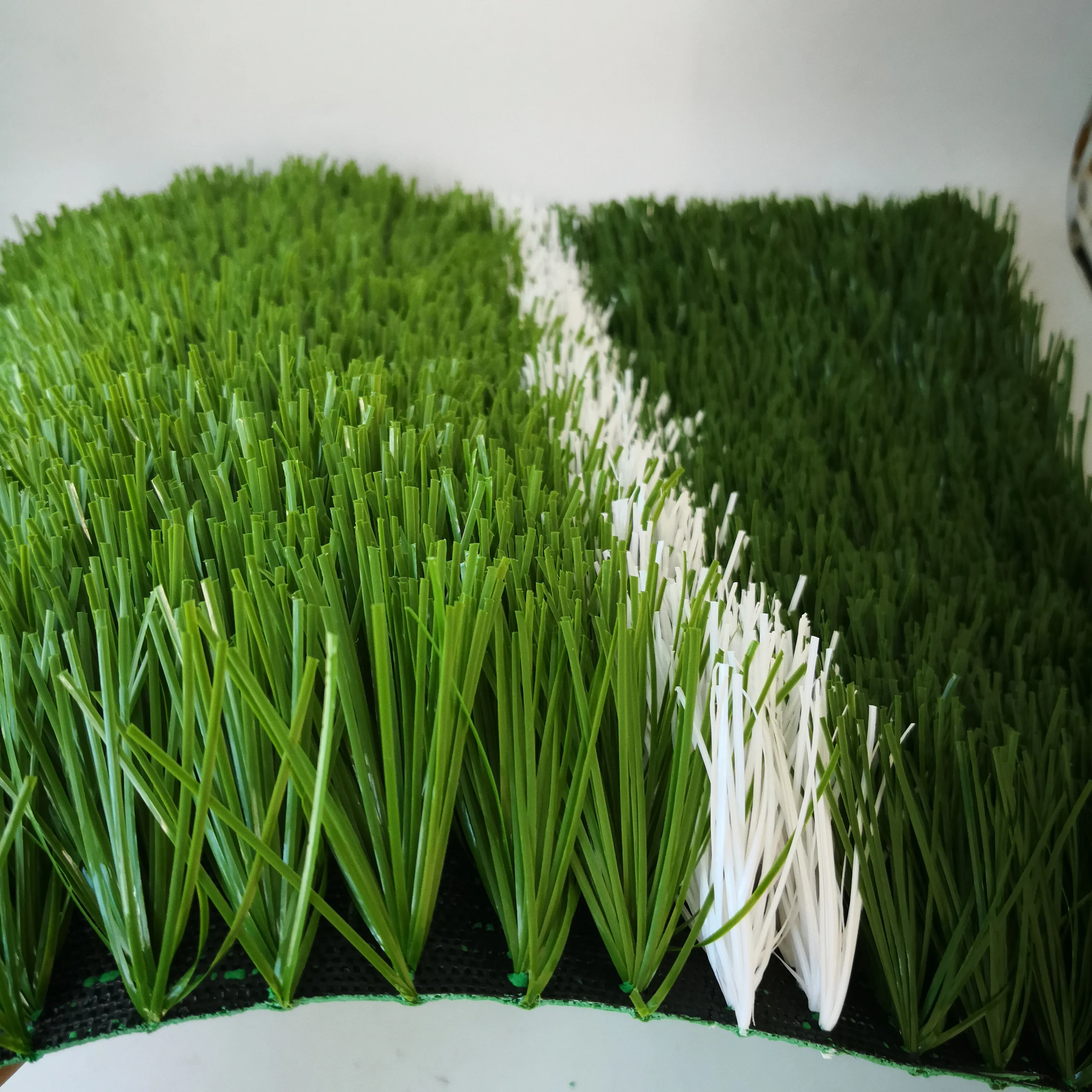 China manufacturer professional artificial grass turf for soccer field