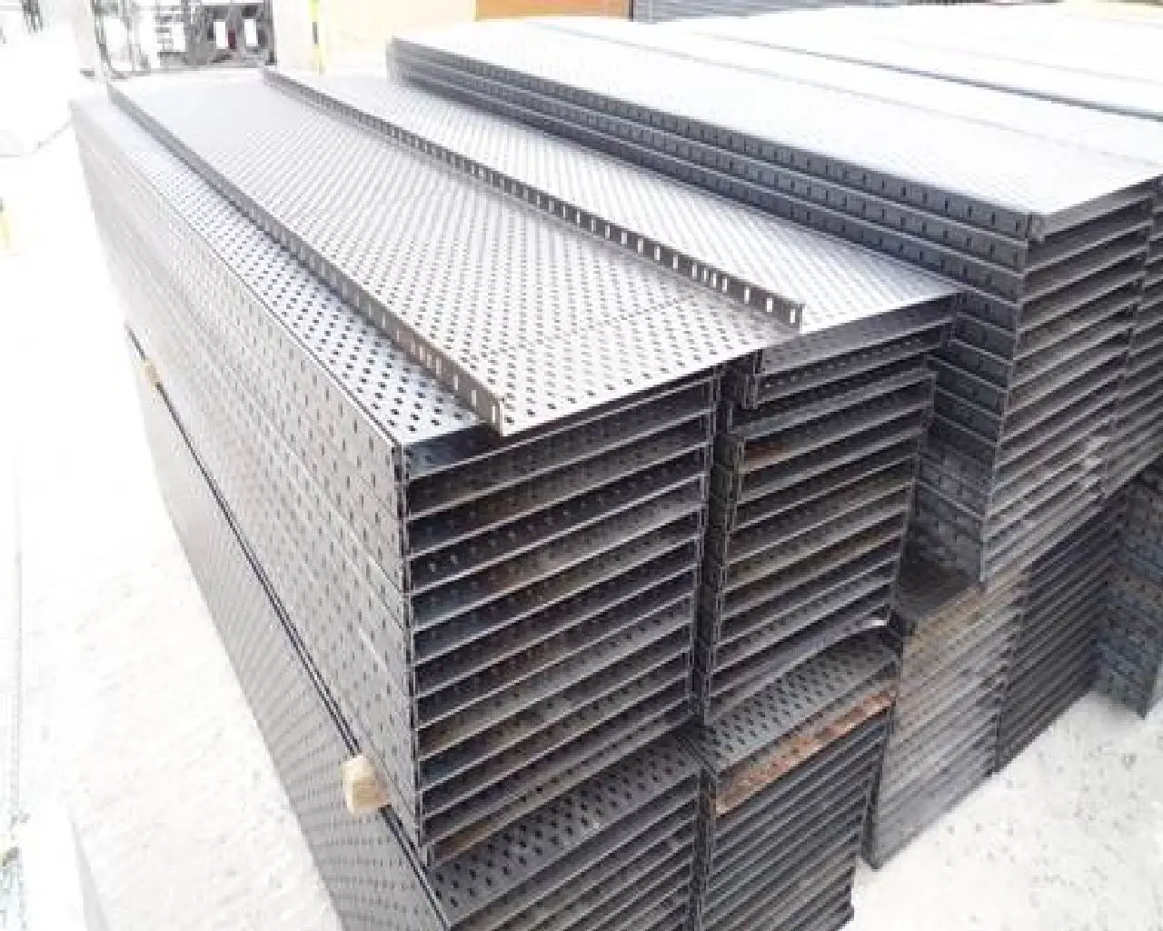 Cable tray channel roll bending machine