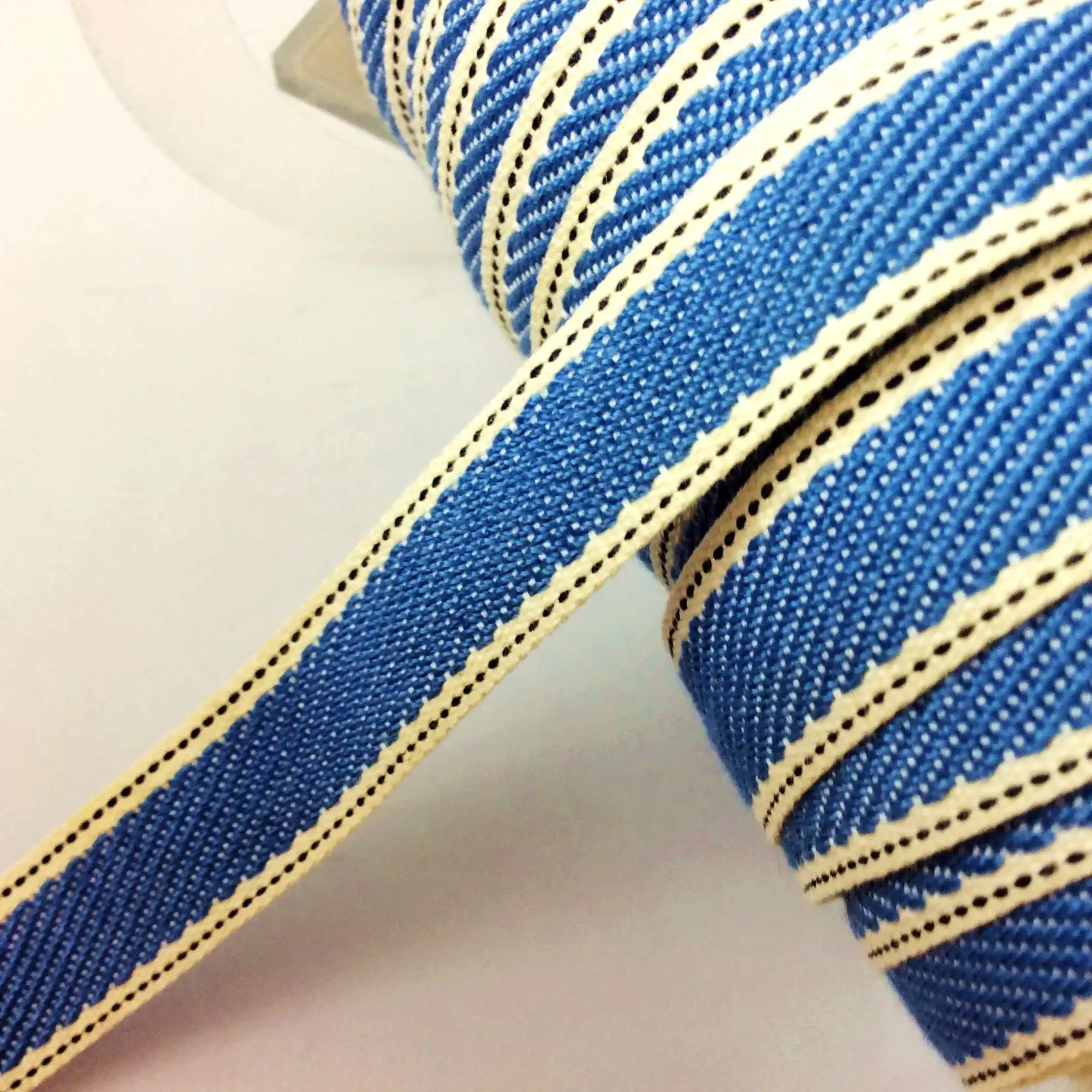 Плетеная хлопчатобумажная саржевая лента из джутовой конопляной ткани в елочку