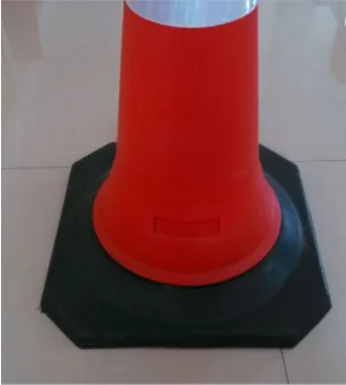 Middle East standard low price plastic traffic cone road cone with black rubber base