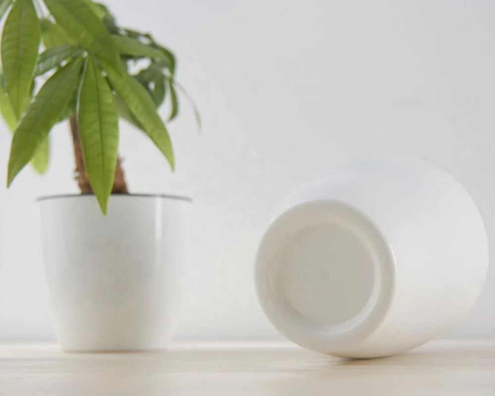 Пластиковый горшок для самополива цветов