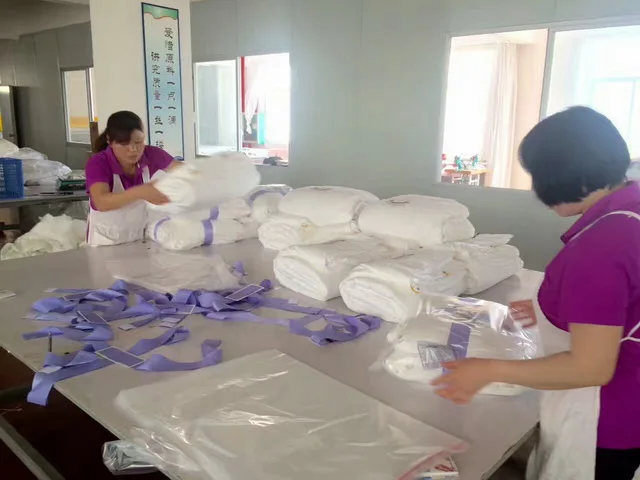 customized 100% mulberry silk comforter with 100% long silk fiber filling silk quilt