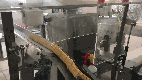 Skywin Manufacturer Automatic Small Ice Cream Filling Biscuit Sandwich Machine With Flow Pack