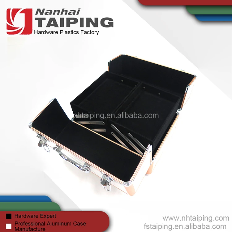 Набор для макияжа с золотой рамкой алюминиевый корпус мраморной поверхностью