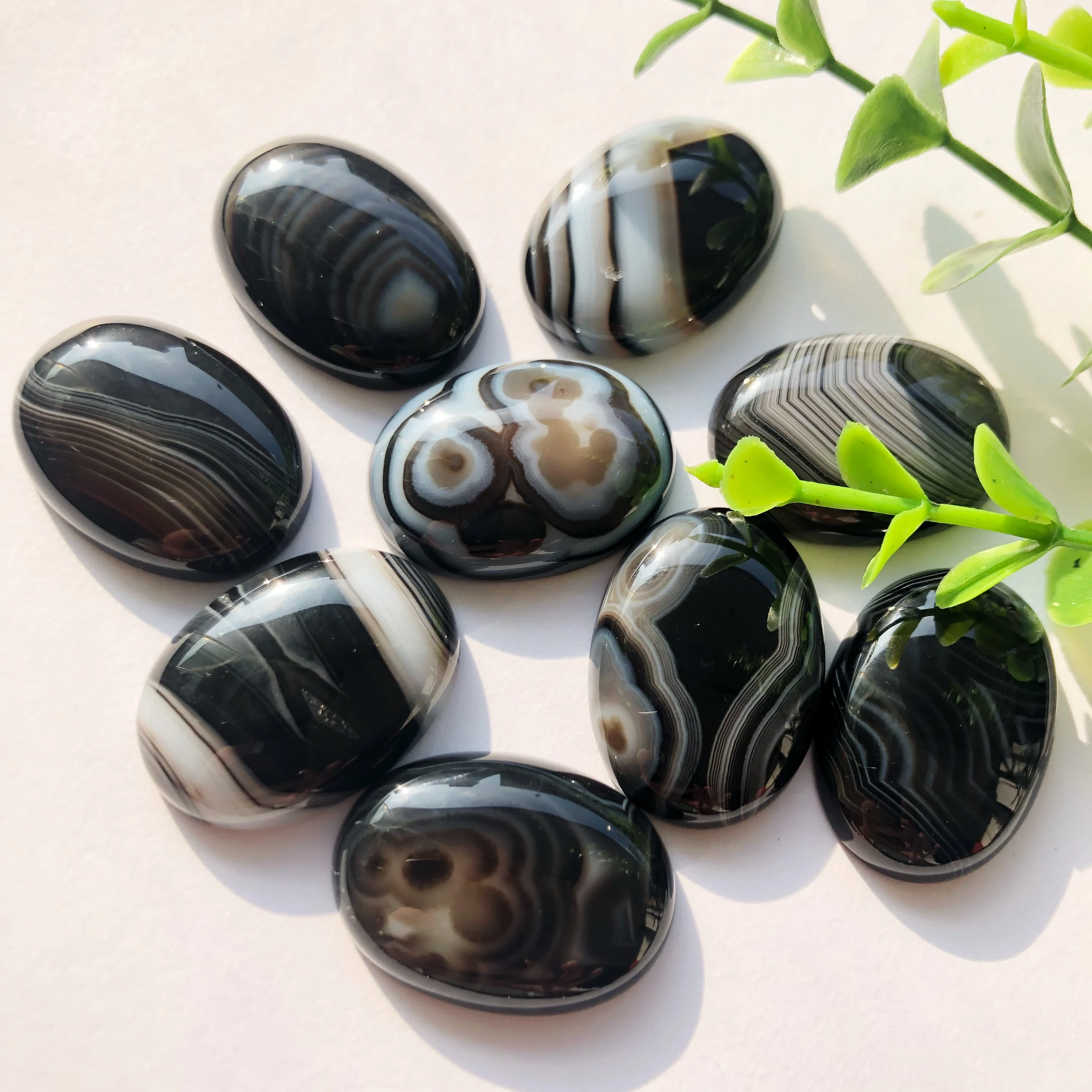 Hot Sale Fashion jewelry and stone crafts smooth Wholesale loose gemstones oval cabochon Black stripe Agate