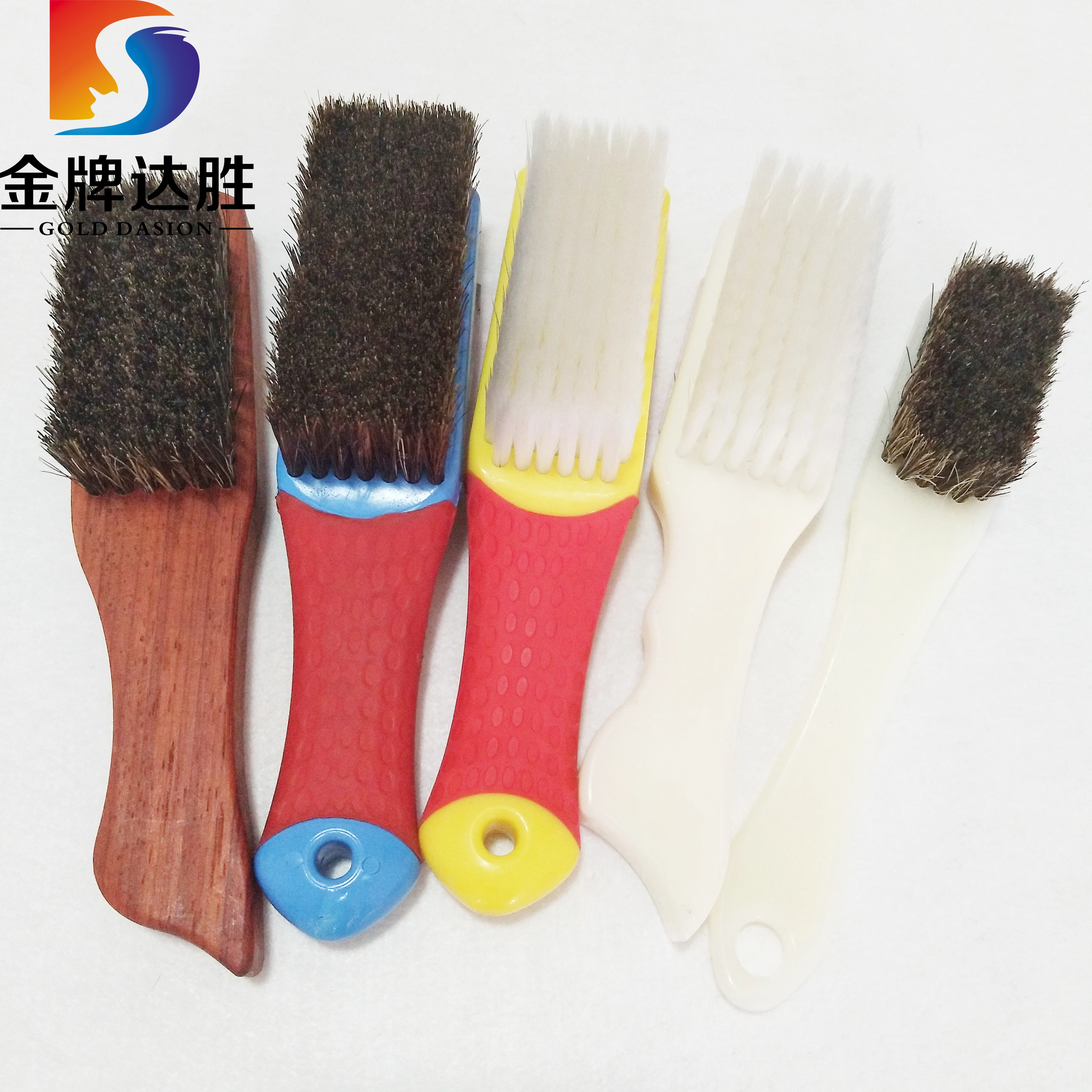 Деревянная щетка для чистки обуви с конским ворсом