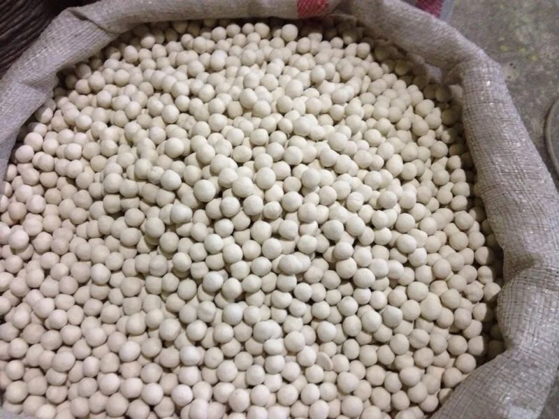 
white roasted chickpeas leblebi 