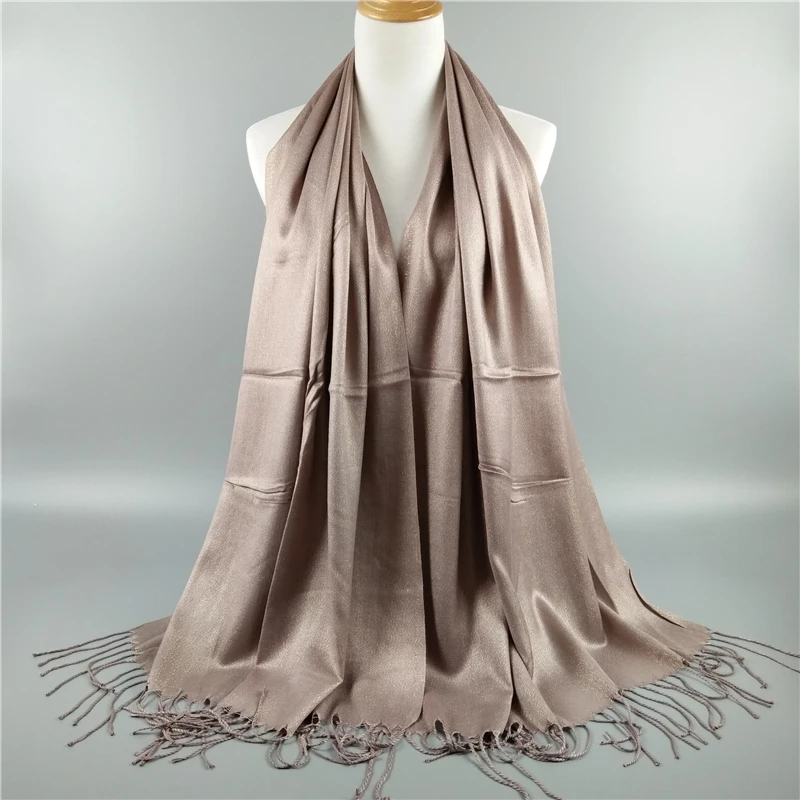 18 цветов, очень хорошее качество, Женская Блестящая однотонная хлопковая шаль с бахромой, однотонные мусульманские хиджабы, Шиммер шарф с бахромой