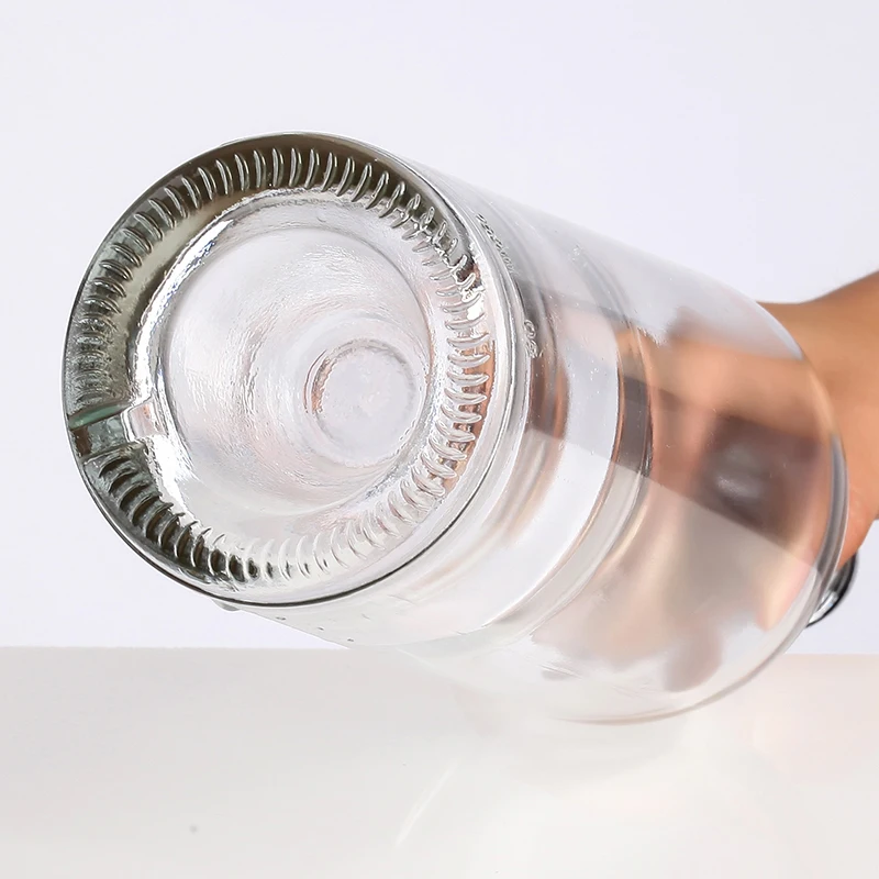 Hot Sale Beautiful Light Vodka Bottle With Screw