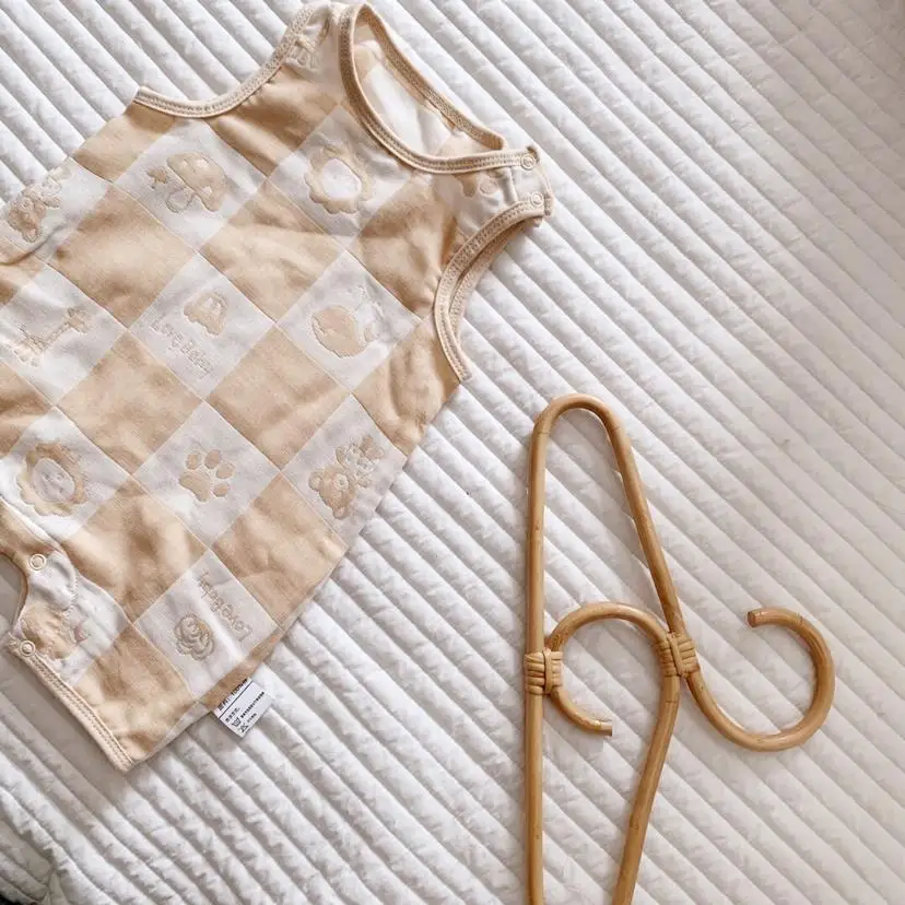 
GOTS organic cotton breathable baby clothes muslin baby clothes 