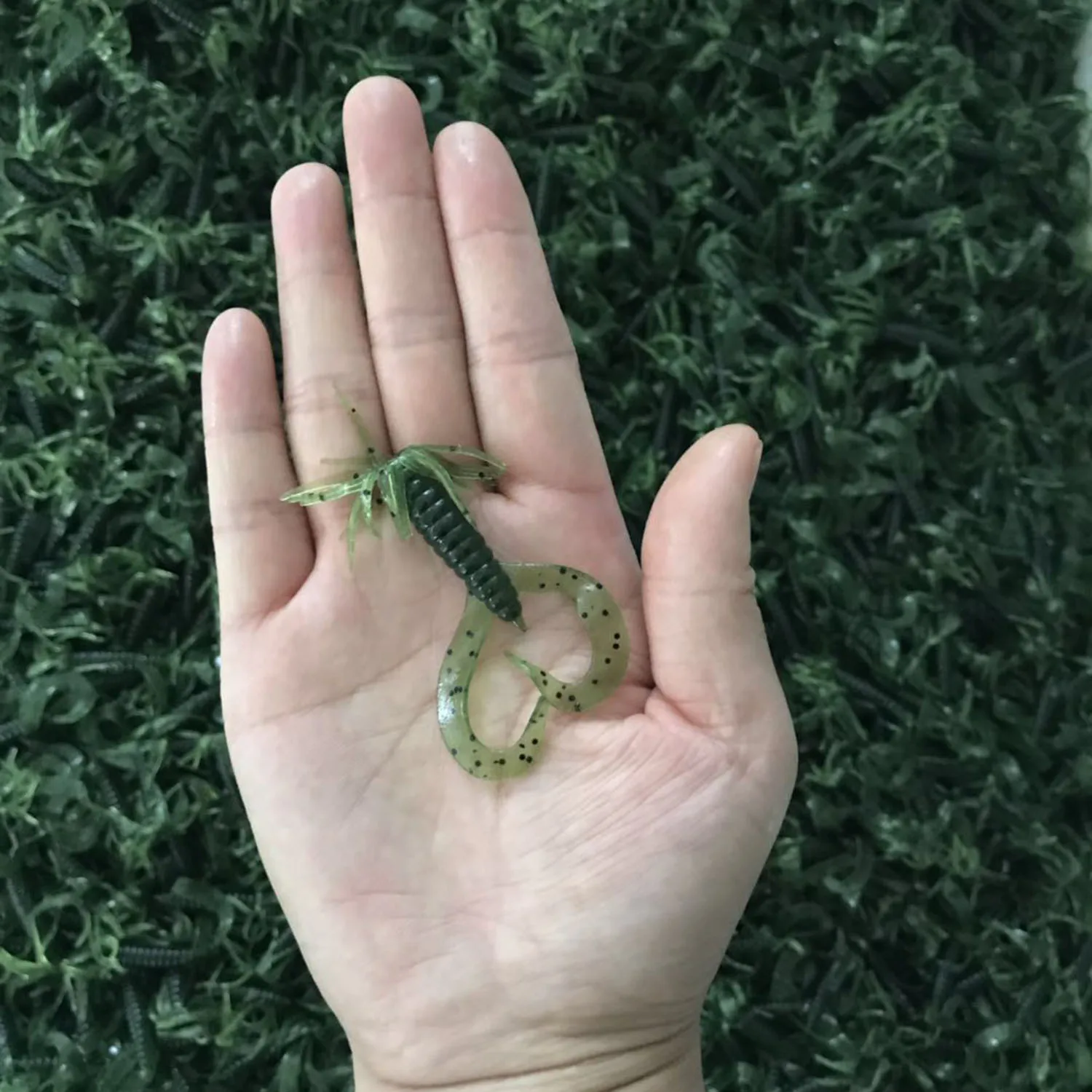 Afishing Lure AR16 75mm 2.9g fresh water and sea fishing soft plastic squid lure with skirt