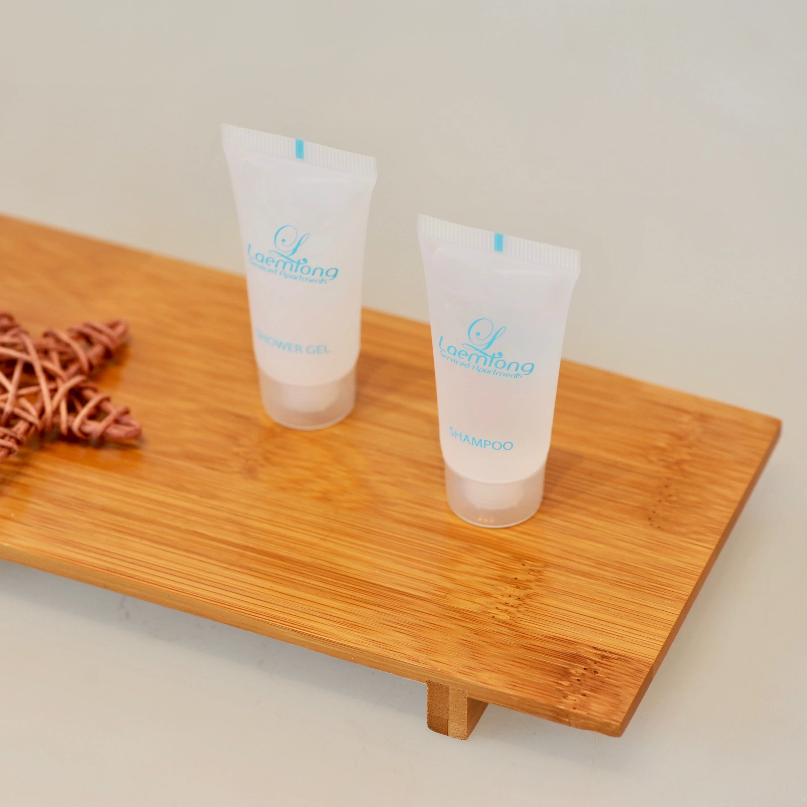 popular 30ml cosmetic packaging bamboo tubes with hotel soap and shampoo
