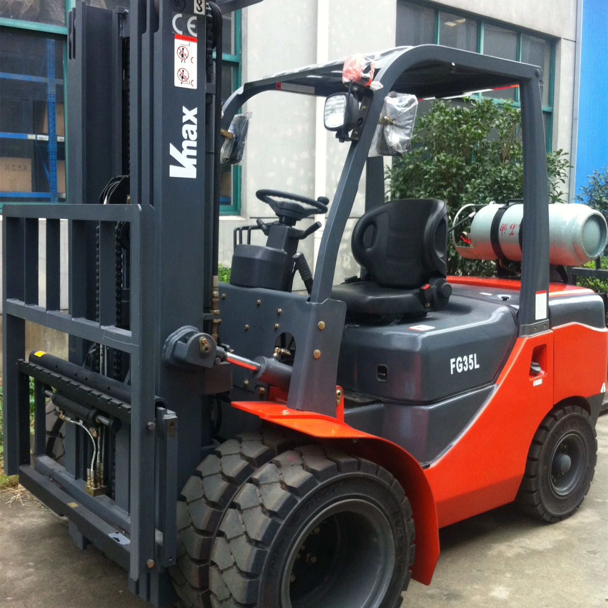 VMAX  Brand 2.5 ton LPG&gas forklift truck with NISSAN engine