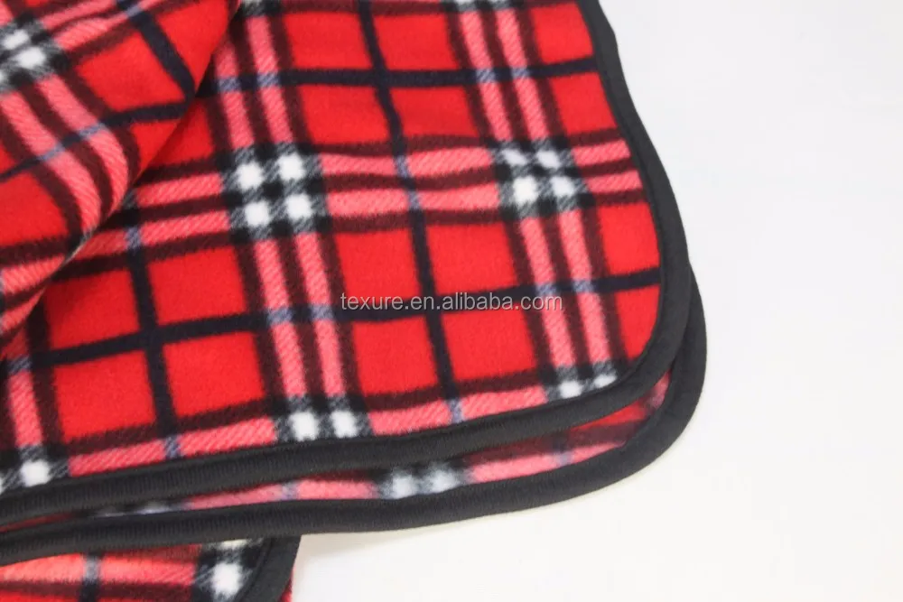 100% Polyester Custom Logo Soft Warm Red Plaid Fleece Blanket Roll Up With Pouch 130x150cm