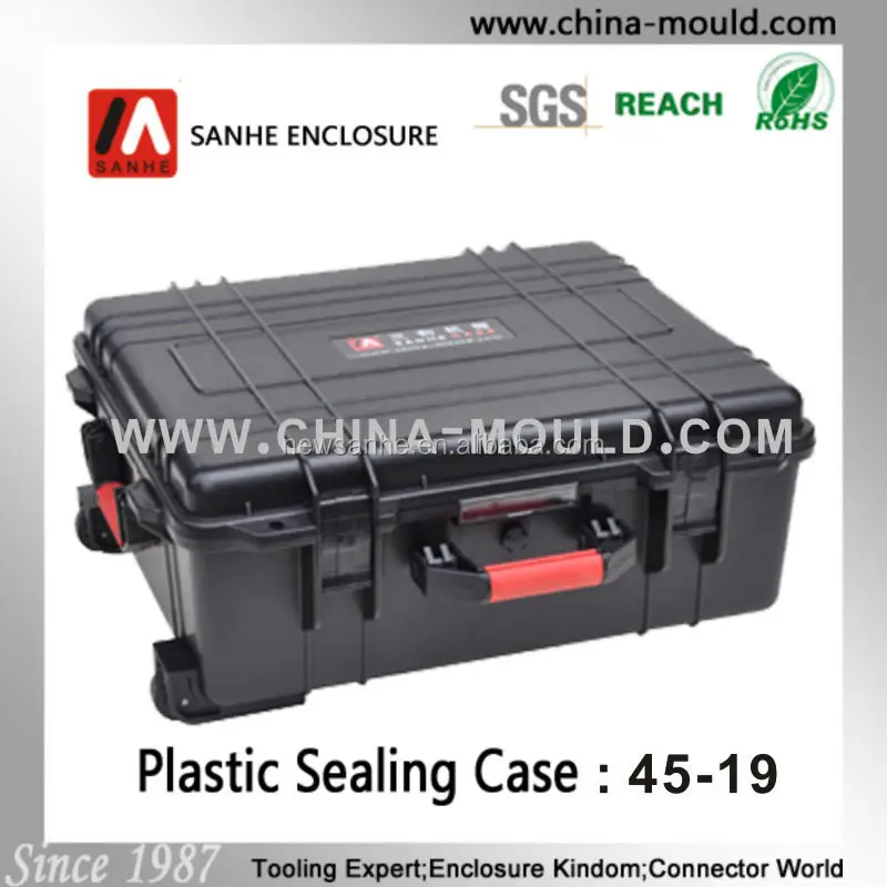 plastic equipment case with wheel and scalable tie rod for equipment