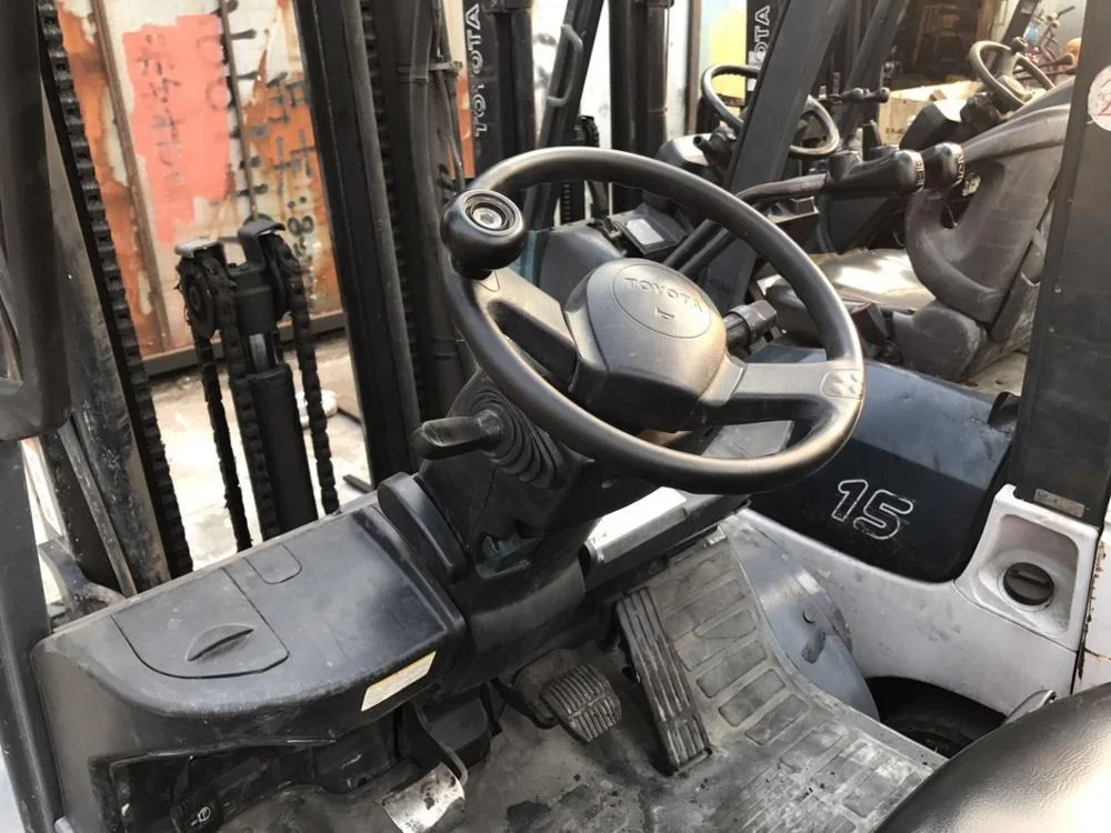 Best price used forklift 8fd30 3 tons japan original for sale