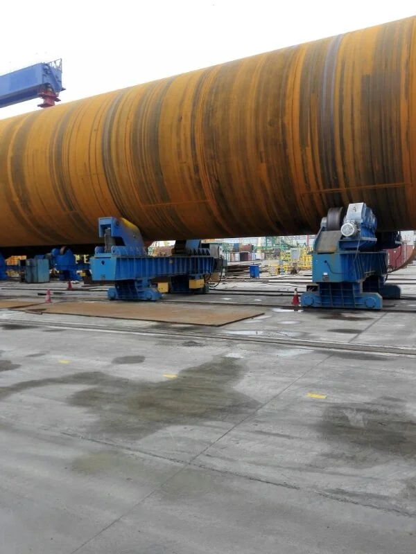 Moving type Wind tower  rotator for welding