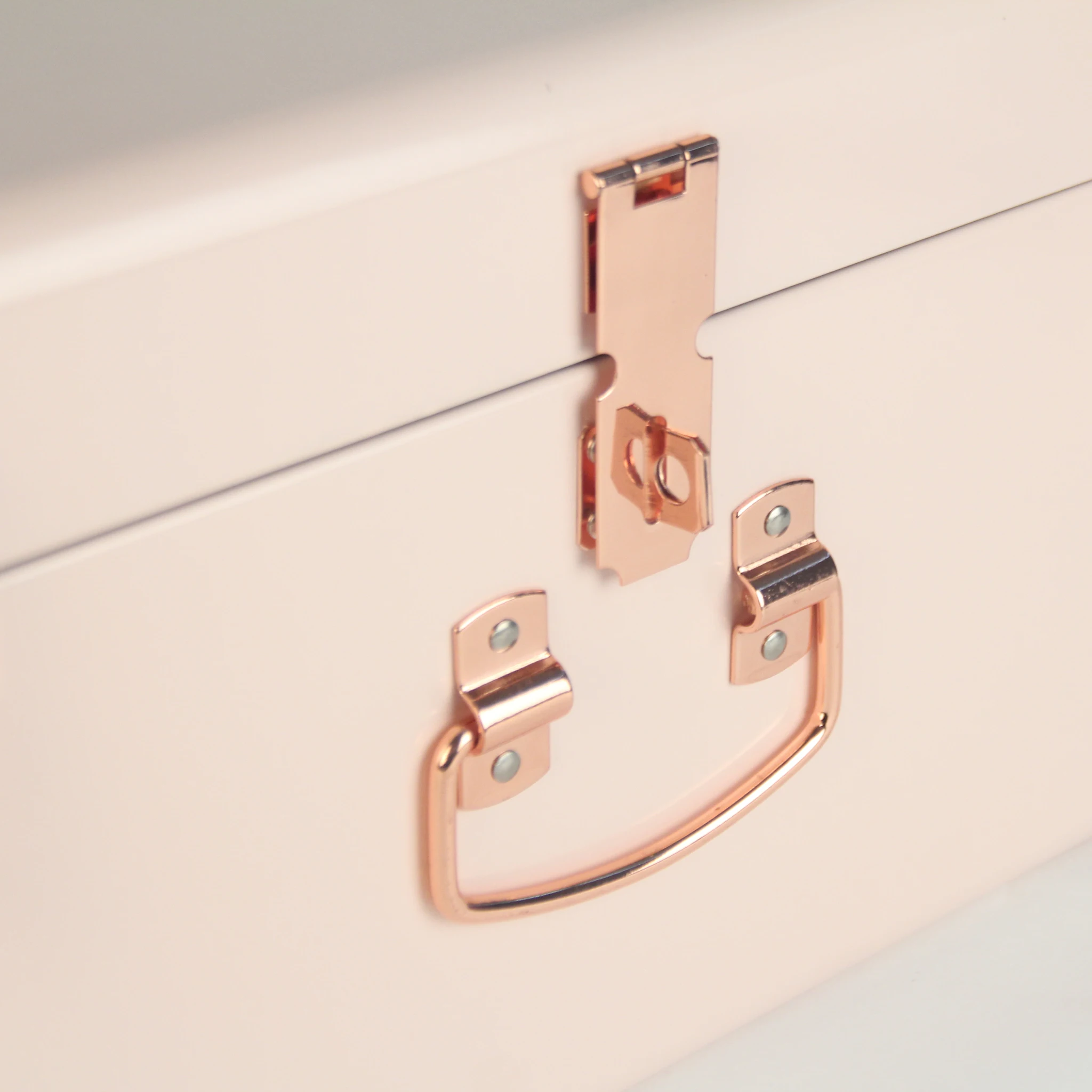 Hot Sale Toy Boxes Pink Metal trunks set of 2 with Rose Gold color accessories use for Home storage and decoration In stocked