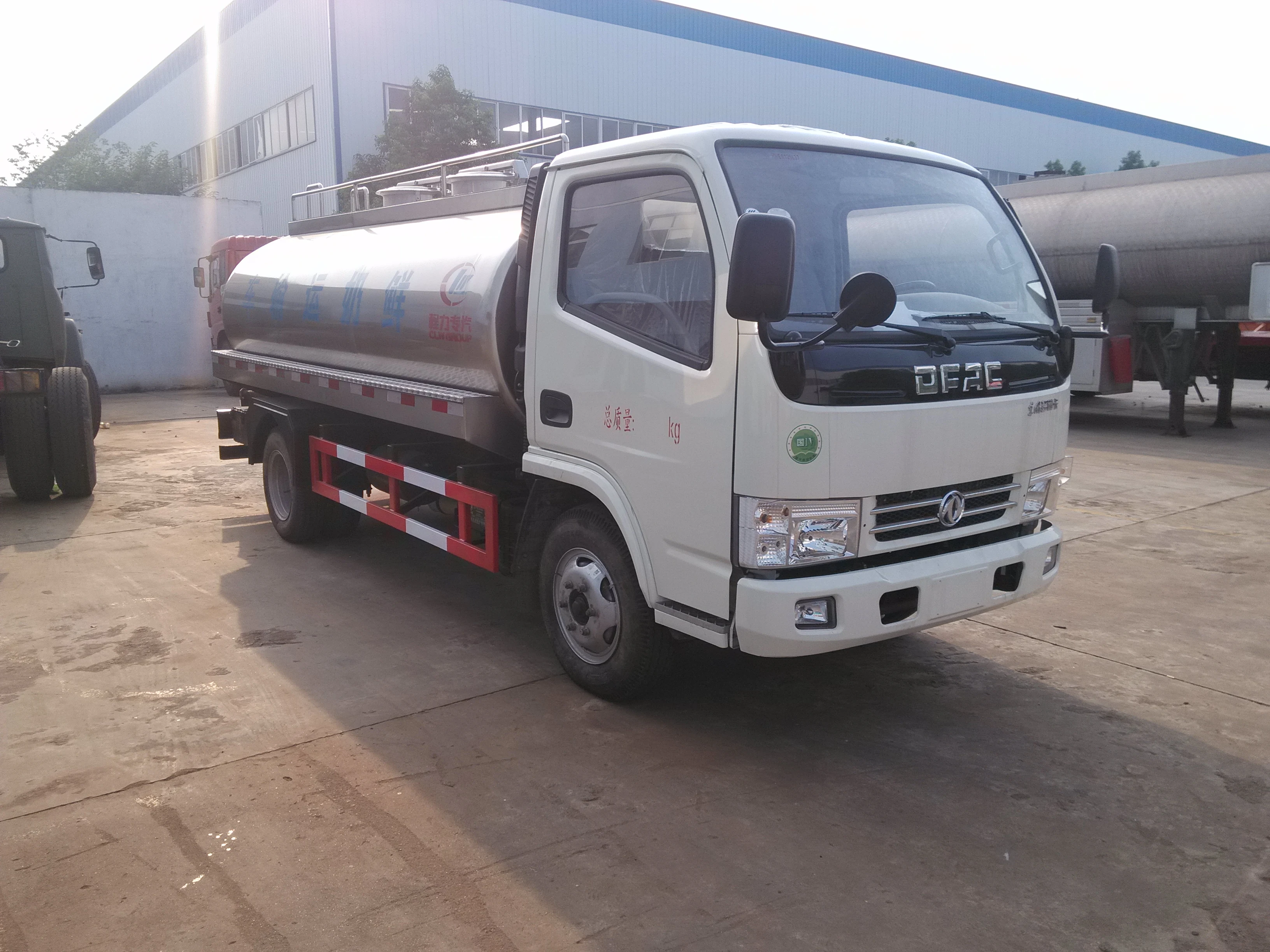 4x2 5tons Tank Truck for Milk Transport Small Milk Tanker Truck