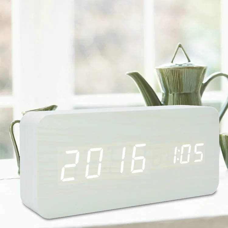 Wholesale Fashion Voice Control Digital Factory Direct Bedside Desk Calendar Digital Wooden LED Alarm Desk Clock