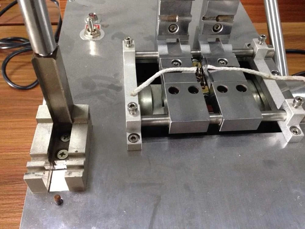 
Plastic Ball Chain cut and welding machine 