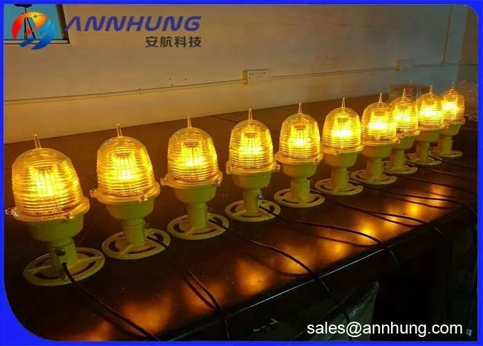 Green Yellow Elevated Perimeter Edge Light for Helipad landing or Airport