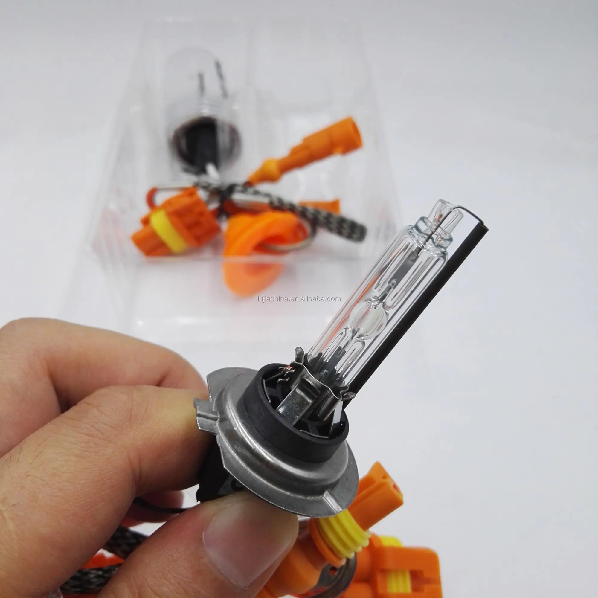 High quality LUJIA 35W D1S D1R HID xenon lamp 3800lm H4 H7 H11 9005 9006 Hir2 high bright HID bulb 35W 3800LM aozoom