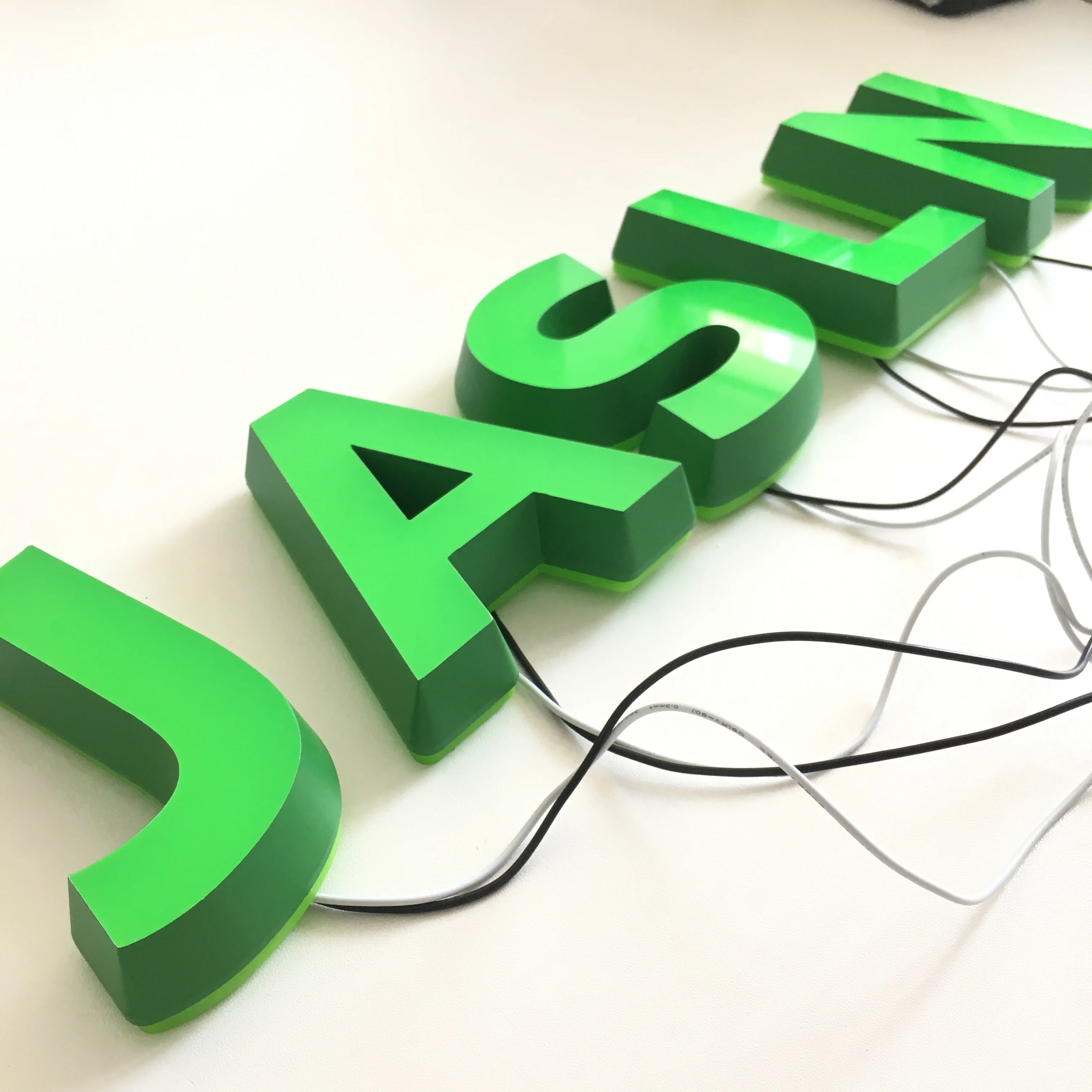 New Trendy Products High Brightness Led Acrylic Letters Sign Name Board DC 12v RGB Building Lights