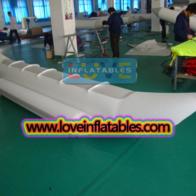 Strong quality 6person China made inflatable watersport game banana boat 3 tubes flying towables