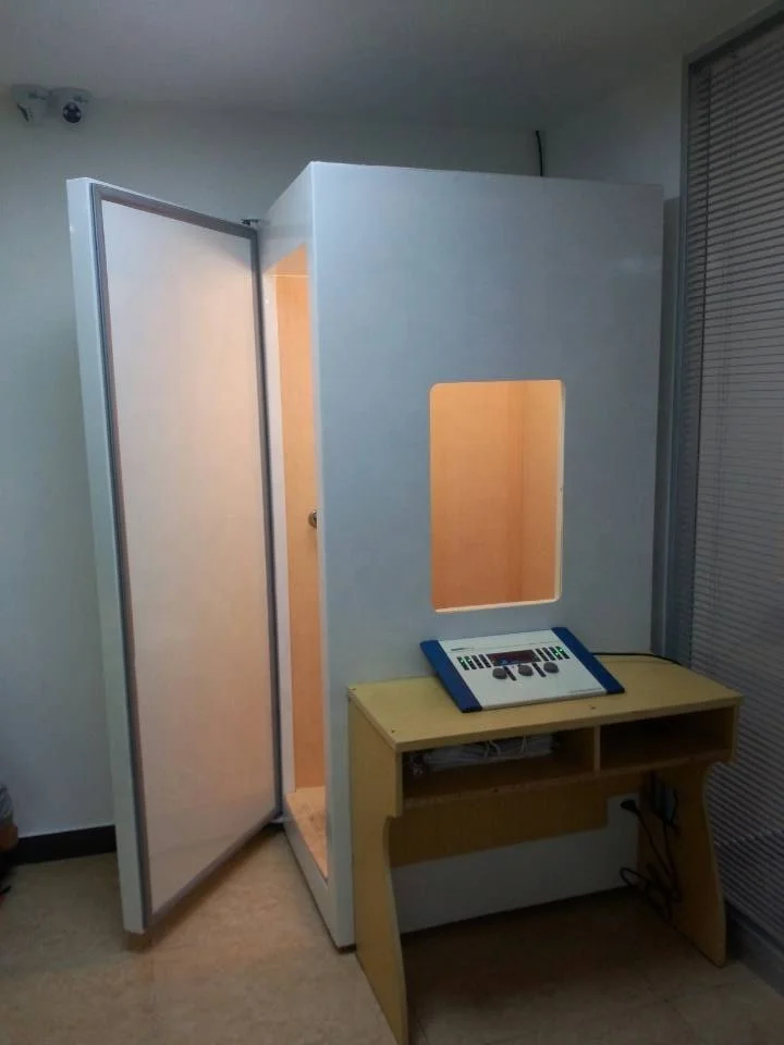 
Mobile mini audiometric booth for hearing lost test with audiometer 