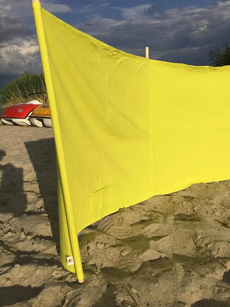 wholesale hot beach sun shade folding sunning windscreen with free carry bag