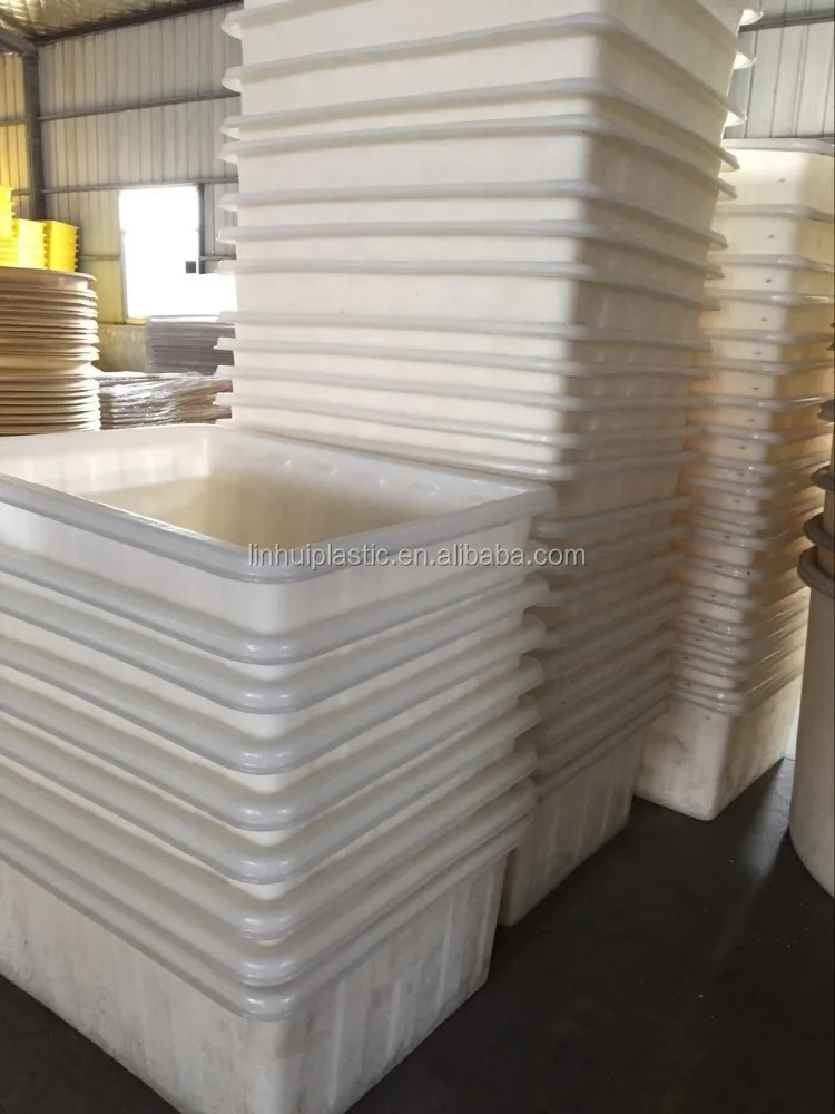 Plastic aquaculture tanks for fish hatchery