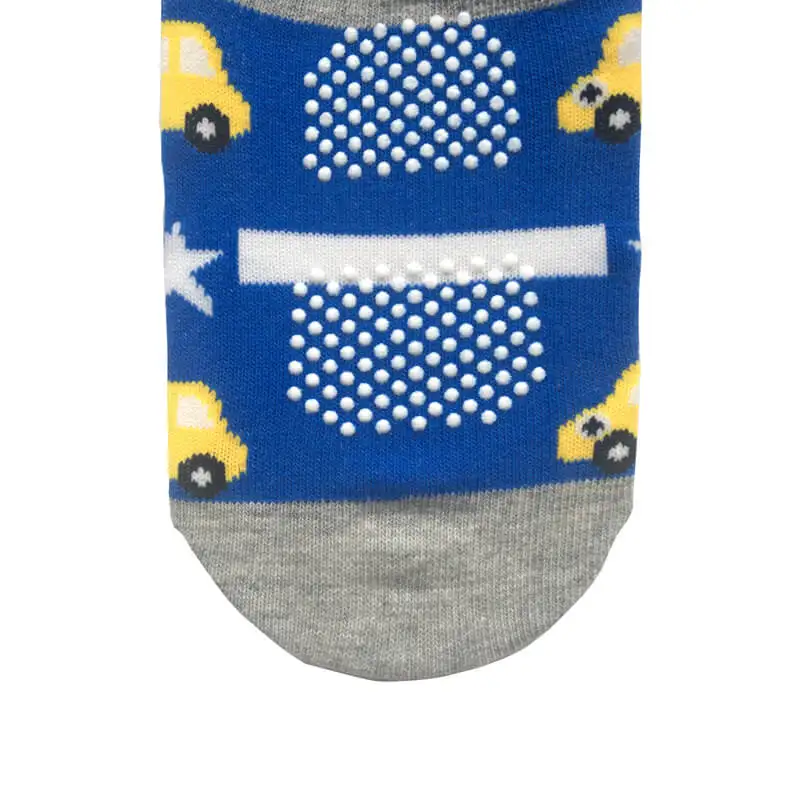 Детские спортивные нескользящие носки для парка с батутом, с вырезом лодочкой, с красочными автомобилями и звездами