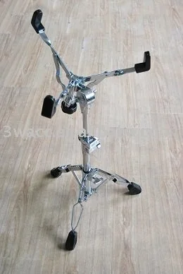 Snare drum stand