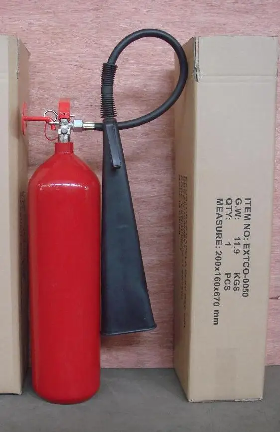 CO2 FIRE EXTINGUISHER