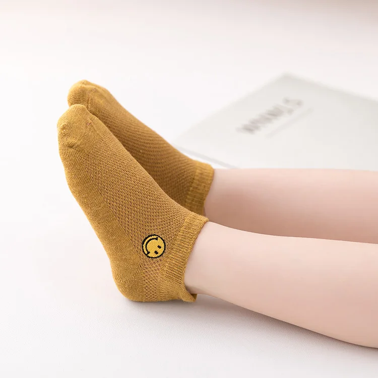 
Factory new fashion funny cute soft smiling face ankle kid knitting sock 