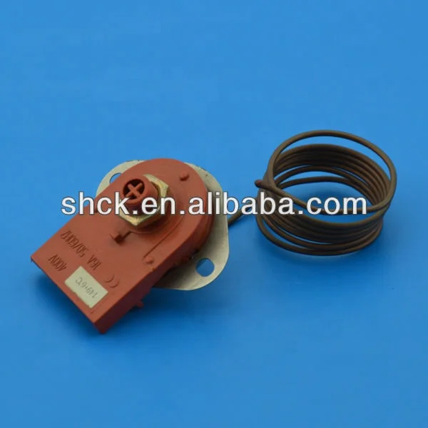 Manual reset thermostat