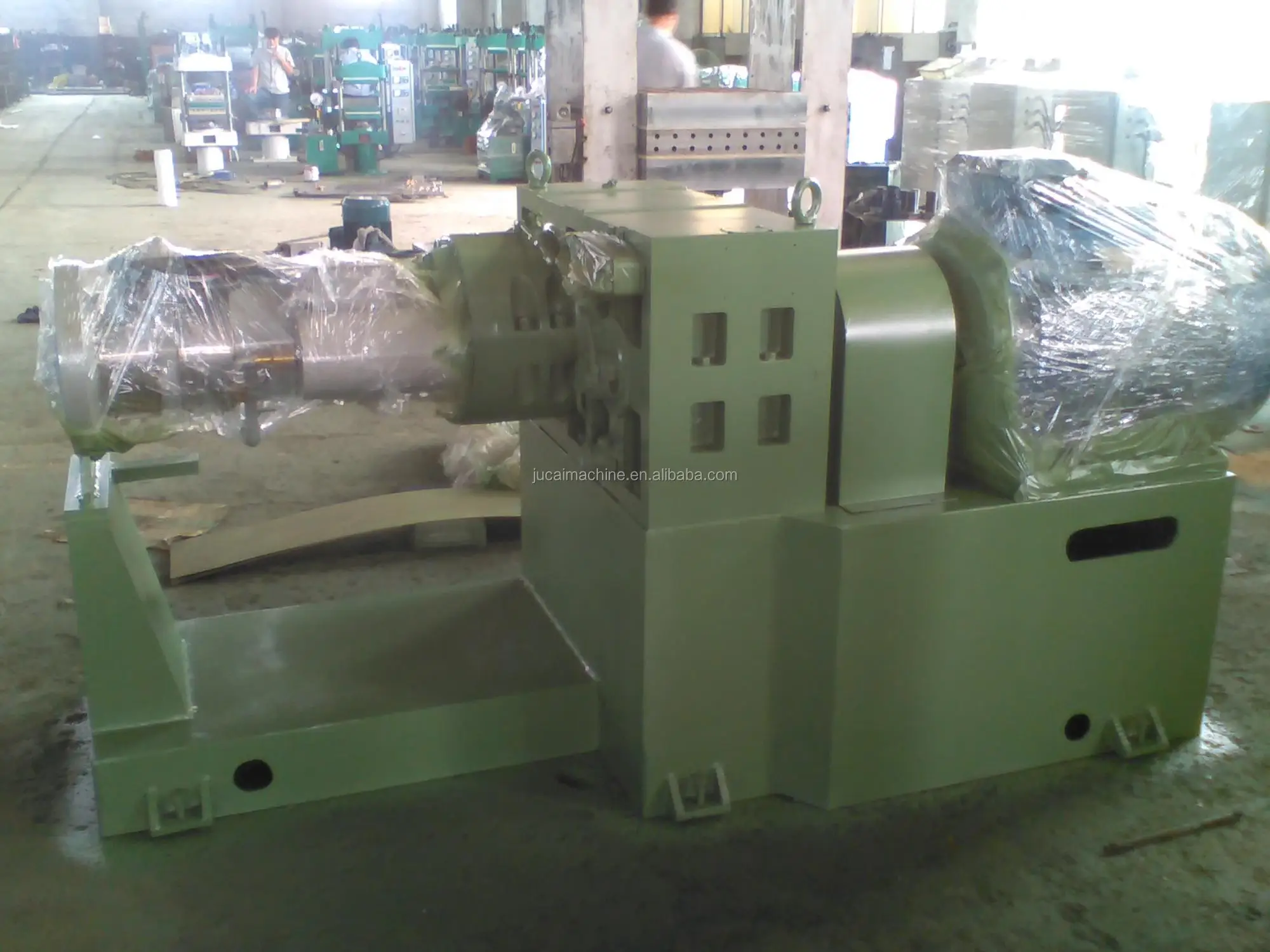 Экструдер для резинового шланга