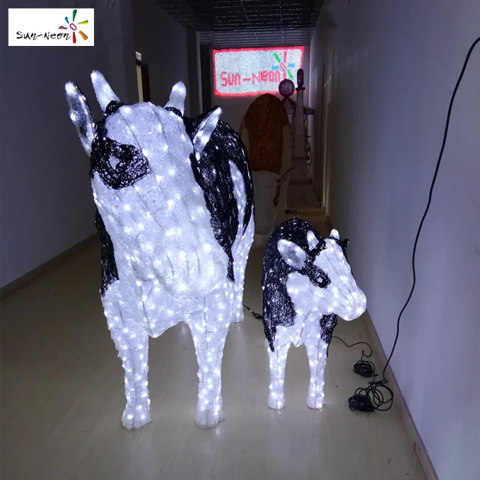 Cute large plastic garden cow for outdoor decoration with good quality