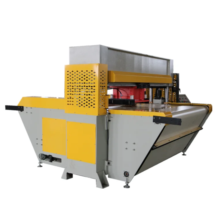 Automatic knitted fabric die  cutting machine