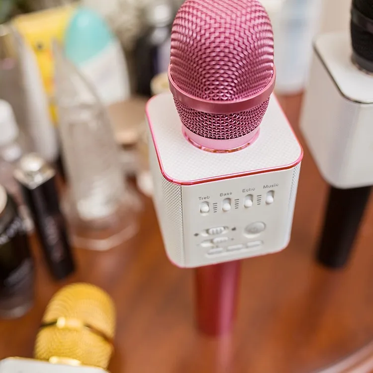 Цена завода горячего продавать Q7 Игрок Караоке Беспроводной Микрофон с Микрофоном Спикер КТВ Пение Запись
