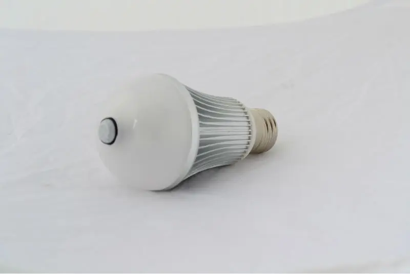 led светодиодные лампы с датчиком движения алюминие для квартир офисов / умная лампа-ночник 2014 на алибаба
