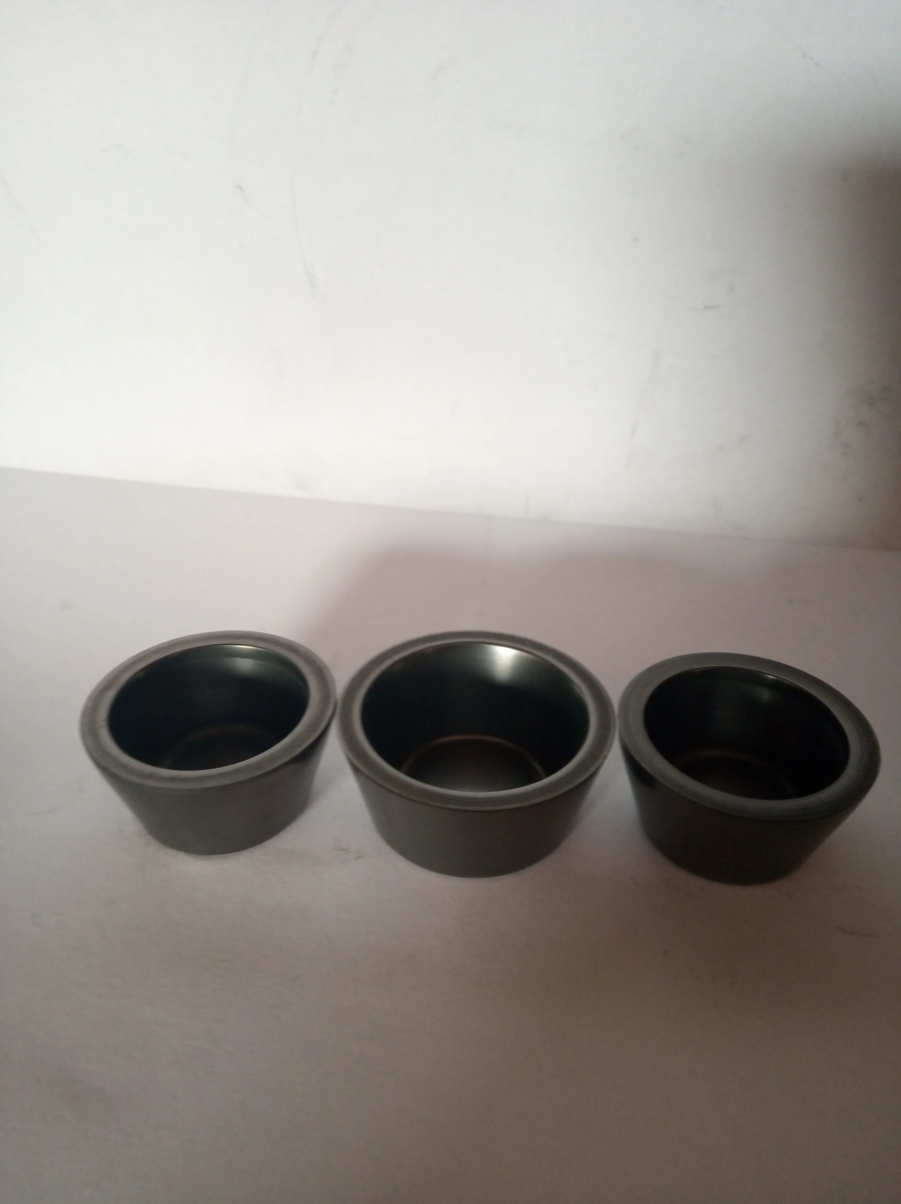 Графитовый тигель высокой чистоты и твердости для продажи